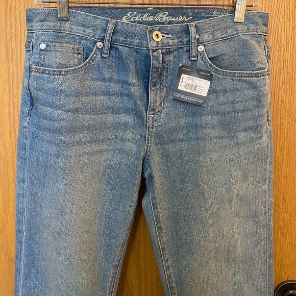 Eddie Bauer "Boyfriend" Jeans. Brand new with tags. Size 4 - Picture 2 of 10